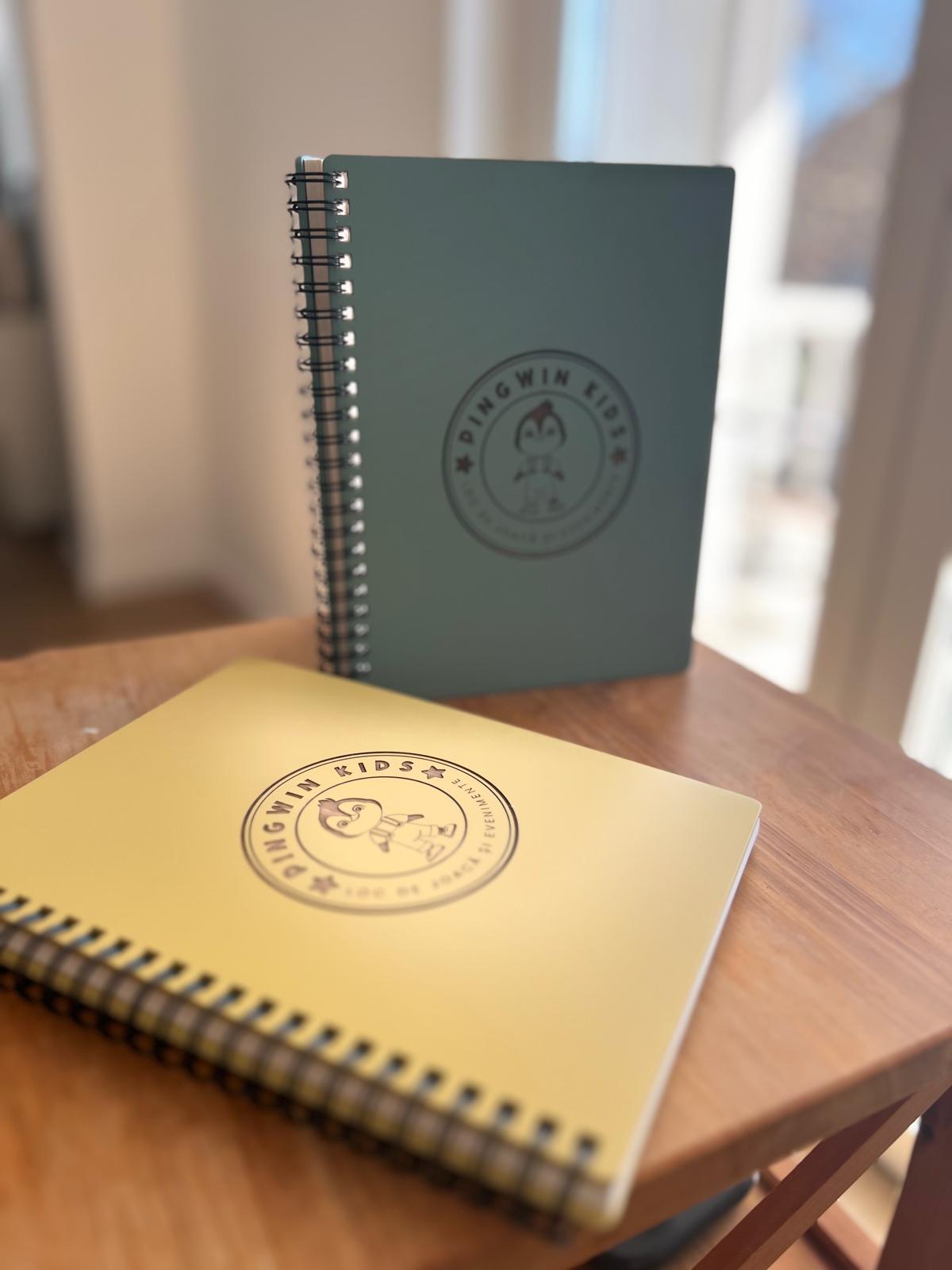 Agendă din lemn vopsit, Carnețel cu coperți personalizate cu logo-ul companiei, planificator
