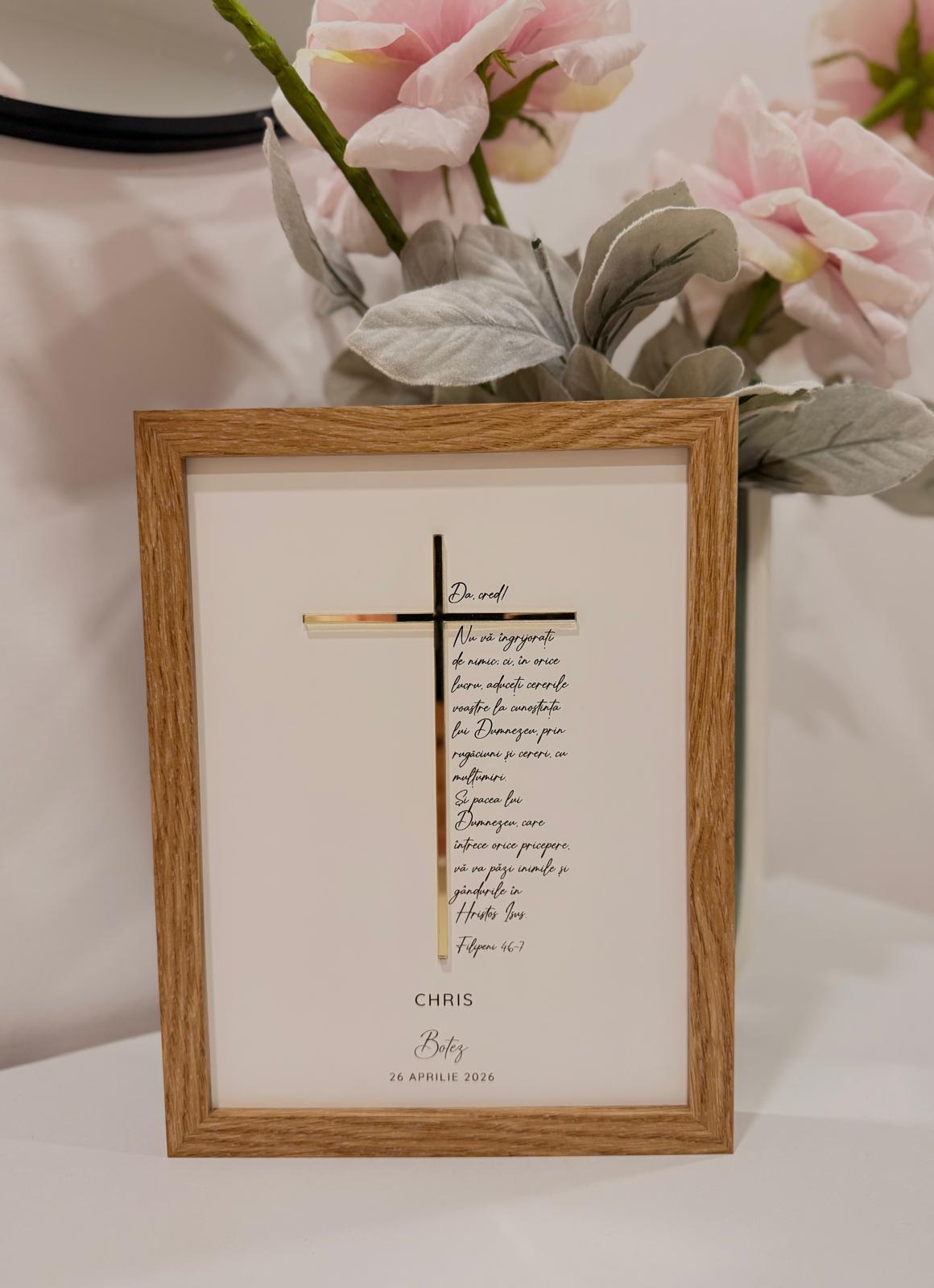 Ramă cadou pentru botez nou testamentar, cruce din plexi auriu, gravură personalizată