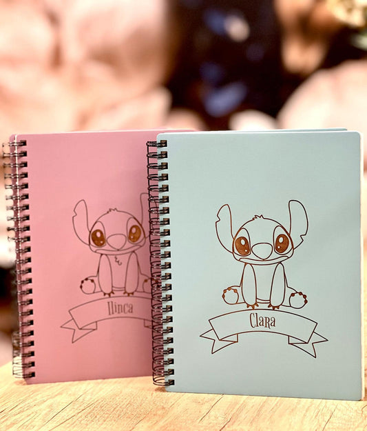 Agendă gravată, Carnețel cu coperți din lemn vopsit gravată cu STITCH