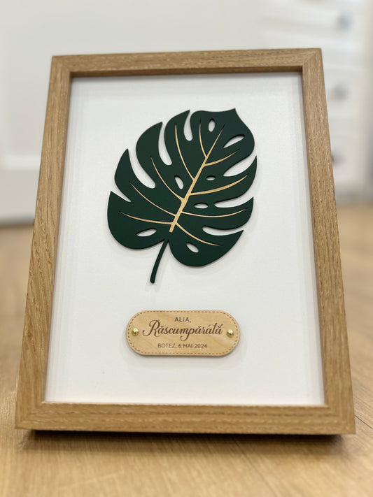 Ramă decorativă de botez cu frunză 3D din lemn vopsit și gravură personalizată