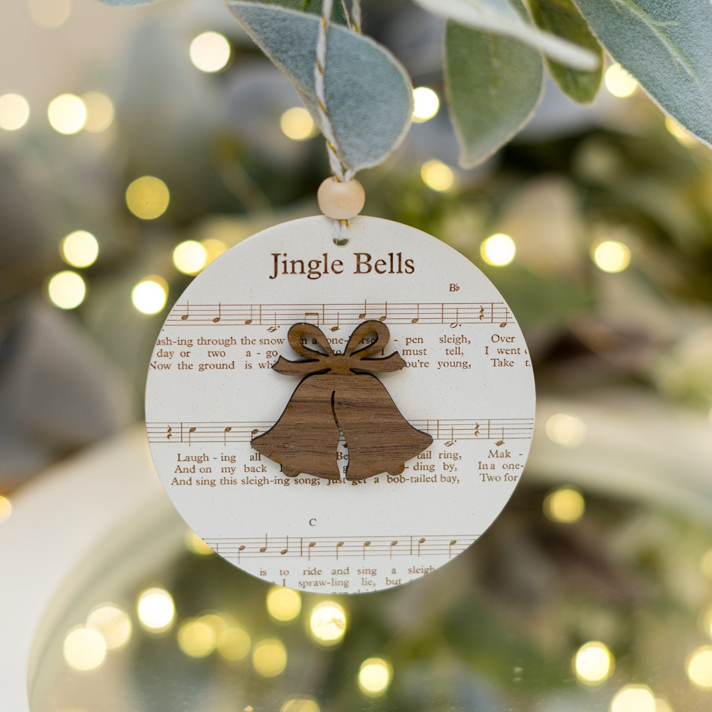 Ornament din lemn cu colind tradițional gravat JINGLE BELLS și cu clopoței 3D