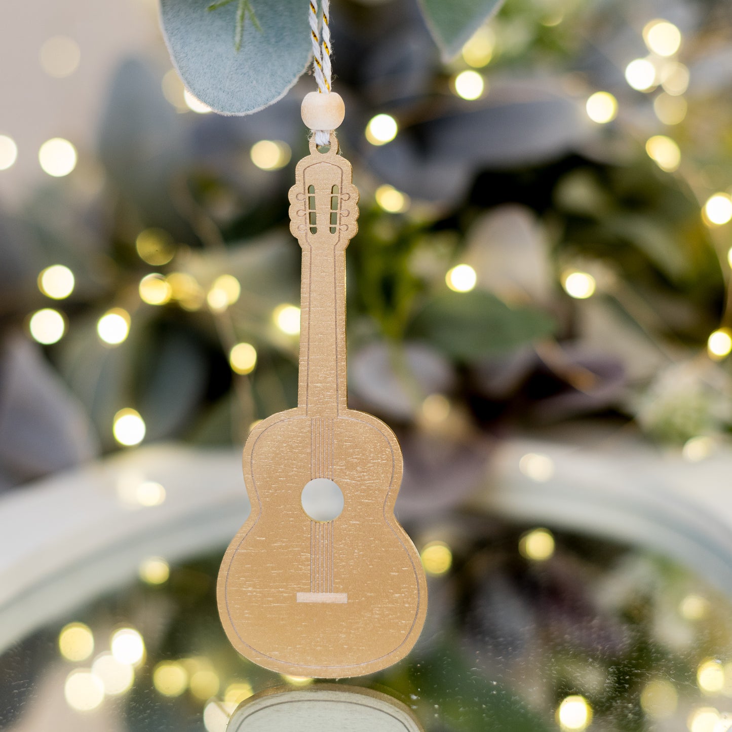 Ornament de brad - Instrumente muzicale din lemn vopsit auriu, CHITARĂ