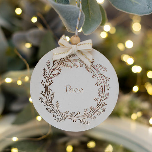Ornament din lemn cu gravură PACE