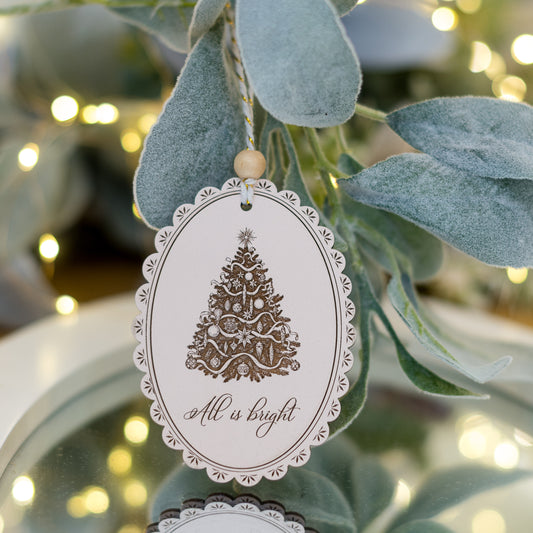Ornament oval din lemn cu gravură pom vintage de Crăciun și text ALL IS BRIGHT