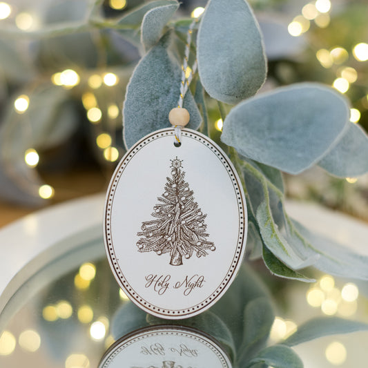 Ornament oval din lemn cu gravură pom vintage de Crăciun și text HOLY NIGHT
