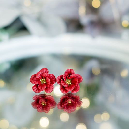 Cercei din lut polimeric - Cercei florali  roșii cu mijloc auriu