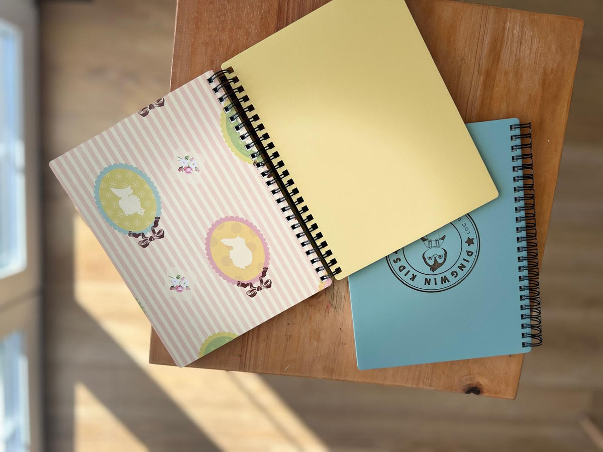 Agendă din lemn vopsit, Carnețel cu coperți personalizate cu logo-ul companiei, planificator