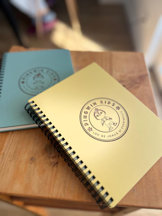 Agendă din lemn vopsit, Carnețel cu coperți personalizate cu logo-ul companiei, planificator