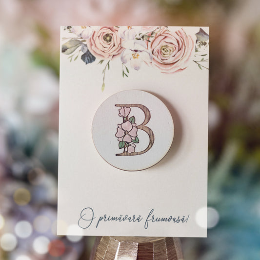 Mărțișor pictat manual, monogramă litera B